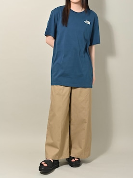 「THE NORTH FACE（ザノースフェイス）のアイテム（Tシャツ/カットソー）」を使った、ROCKSTE【公式アカウント】さん（レディース・160cm）の夏コーディネート