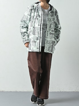 「アイテム（マウンテンパーカー、グリーン系）」を使った、ROCKSTE【公式アカウント】さん（レディース・171cm）の秋コーディネート