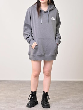 「THE NORTH FACE（ザノースフェイス）のアイテム（パーカー）」を使った、ROCKSTE【公式アカウント】さん（レディース・160cm）の夏コーディネート