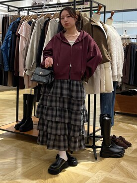 「アイテム（パーカー、レッド系）」を使った、Himeさん（レディース・158cm）の秋コーディネート