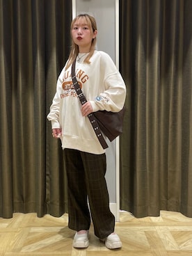 「アイテム（ボディバッグ/ウエストポーチ、ブラウン系）」を使った、Himeさん（レディース・158cm）の秋コーディネート