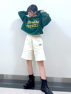 「ロゴパーカー」｜「アイテム（スウェットパンツ）」を使った、きゃぷさん（レディース・157cm）の秋コーディネート
