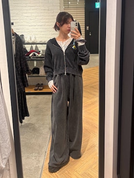 「PAGEBOY（ページボーイ）のフェードニットパーカー 【SHORT＆LONG ２サイズ展開】（パーカー、グレー系）」を使った、きゃぷさん（レディース・157cm）の秋コーディネート