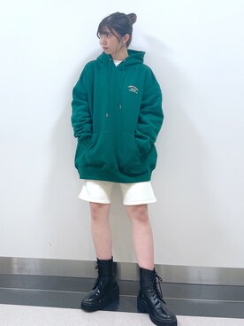 「ロゴパーカー」｜「アイテム（スウェットパンツ）」を使った、きゃぷさん（レディース・157cm）の秋コーディネート