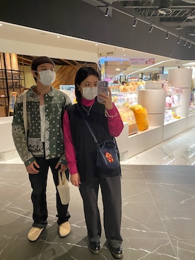 「アイテム（デニムジャケット、グリーン系）」を使った、蘇柏州さん（メンズ・172cm）の冬コーディネート