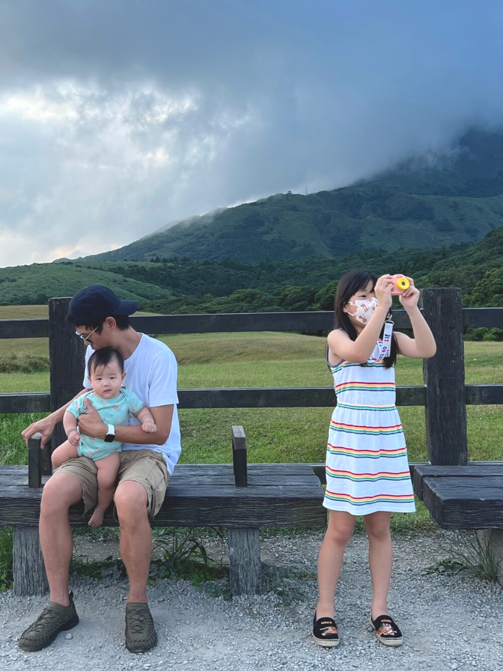「ootd、family day」｜「GAPのアイテム（ワンピース、その他）」を使った、coco and doreenさん（キッズ・127cm）の夏コーディネートの1枚目の写真