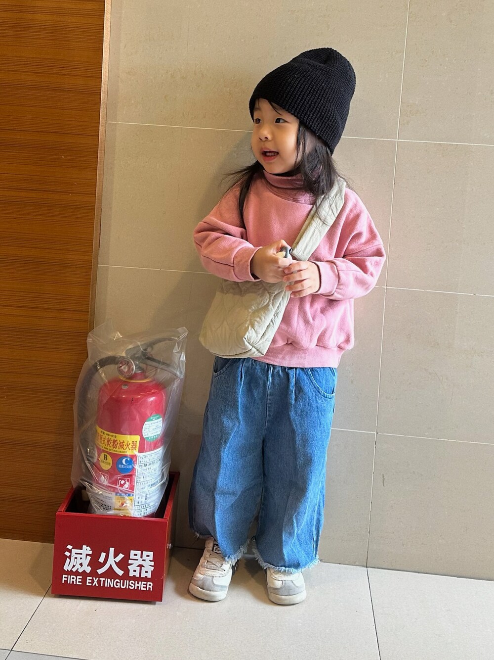 「ootd、birthday、3歳」｜「BREEZEのアイテム（バッグ、ベージュ系）」を使った、coco and doreenさん（キッズ・90cm）の冬コーディネートの1枚目の写真