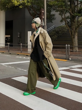 「soerte（ソエルテ）のアイテム（トレンチコート）」を使った、Ryuさん（メンズ・183cm）の春コーディネート