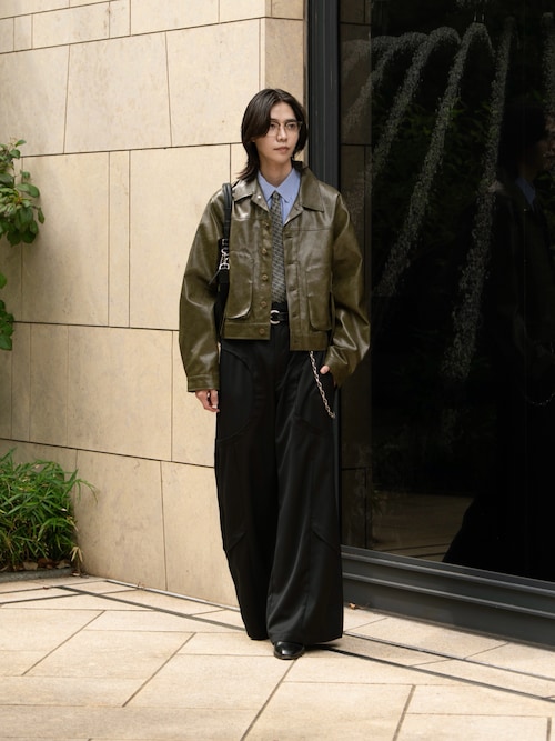 Wide straight curve tuck trousers /ワイドストレートカーブタック