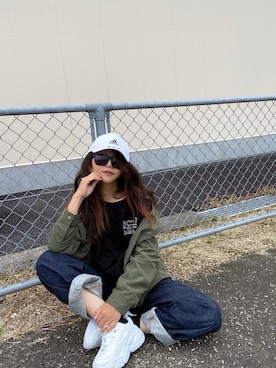 「UNIQLO（ユニクロ）のハイライズワイドストレートジーンズ（デニムパンツ）」を使った、まゆ❤︎さん（レディース・156cm）の秋コーディネート