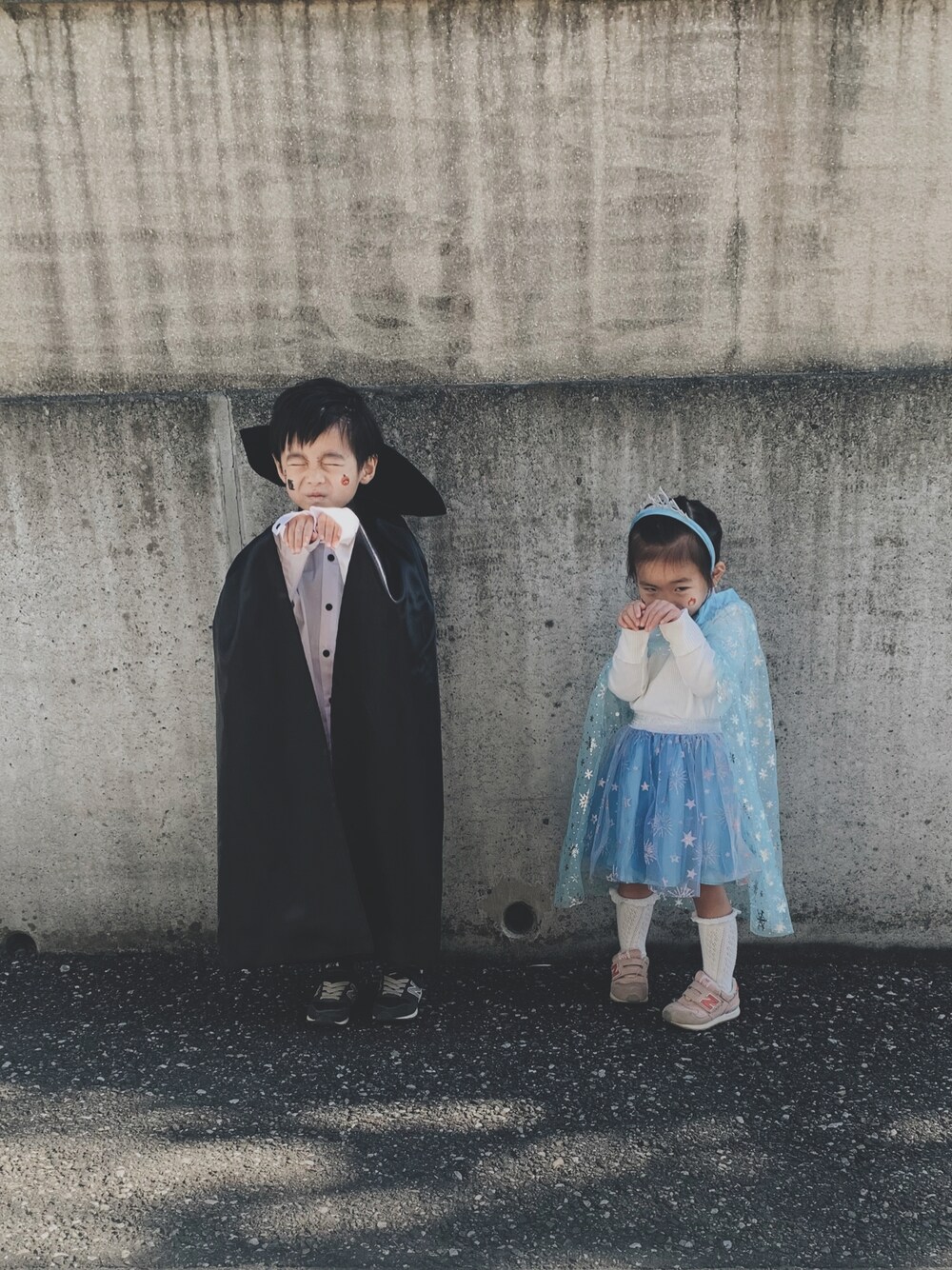 「WEARハロウィン2022、キッズコーデ、キッズファッション、5歳、3歳、おんなのこ、モノトーンコーデ、おとこのこ」｜「riziereのアイテム（シャツ/ブラウス、ホワイト系）」を使った、yukiさん（レディース・154cm）の秋コーディネートの1枚目の写真