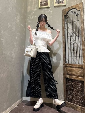 「axes femme（アクシーズファム）のダブルクロスレースシューズ（パンプス、ホワイト系）」を使った、axes femmeさん（レディース・165cm）の夏コーディネート