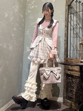 「アイテム（ジャンパースカート）」を使った、axes femmeさん（レディース・168cm）の秋コーディネート