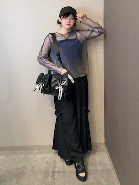 「axes femme（アクシーズファム）のドロストリボンギャザーバッグ（ボストンバッグ、ブラック系）」を使った、axes femmeさん（レディース・168cm）の春コーディネート