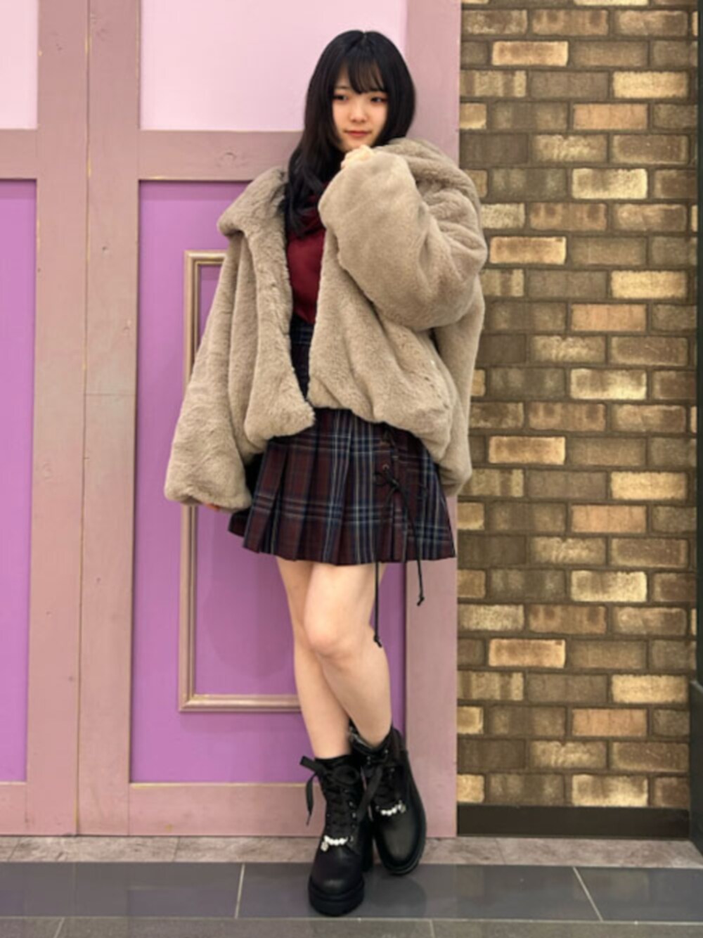 「axes femme、低身長、低身長コーデ、低身長女子、冬アウター、最近のいい感じコーデ、お出かけコーデ、ブーツ、テーマパークコーデ、クリスマスに着たい服、冬コーデ、リボン」｜「axes femmeのタータンチェックキュロット（その他パンツ、レッド系）」を使った、axes femmeさん（レディース・145cm）の冬コーディネートの1枚目の写真