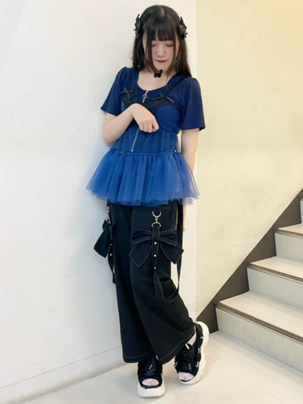 「axes femme、axes femme POETIQUE、韓国ファッション、サンダル、テーマパークコーデ、ビスチェ、夏、パンツスタイル、チョーカー、バレエコア、サブカル、リボン」｜「axes femme POETIQUEのレースアップスポサン（サンダル、ブラック系）」を使った、axes femmeさん（レディース・157cm）の夏コーディネートの1枚目の写真