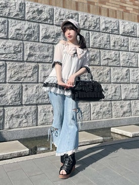 「axes femme（アクシーズファム）のレースフリルがま口バッグ（ボストンバッグ、ブラック系）」を使った、axes femmeさん（レディース・156cm）の夏コーディネート