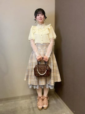 「axes femme（アクシーズファム）のサス付レースアップスカート（スカート、ブラウン系）」を使った、axes femmeさん（レディース・168cm）の春コーディネート