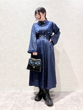「axes femme（アクシーズファム）の彼岸花刺繍バッグ（ボストンバッグ、ブルー系）」を使った、axes femmeさん（レディース・165cm）の秋コーディネート