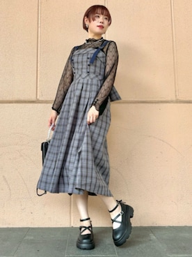 「刺繍」｜「アイテム（ジャンパースカート）」を使った、axes femmeさん（レディース・165cm）の秋コーディネート