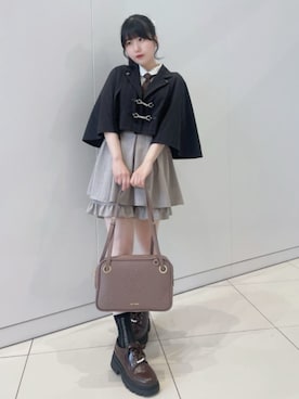 「axes femme（アクシーズファム）のネクタイ付セットアップ（ワンピース、グレー系）」を使った、axes femmeさん（レディース・168cm）の春コーディネート