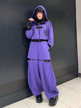 「NIBBLE POISON（ニブルポイズン）のカットアウトデザインシューズ（サンダル、ブラック系）」を使った、axes femmeさん（レディース・165cm）の夏コーディネート