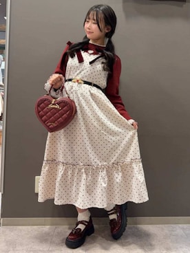 「アイテム（ジャンパースカート）」を使った、axes femmeさん（レディース・155cm）の冬コーディネート