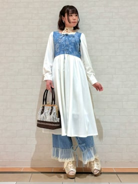 「axes femme（アクシーズファム）のアイテム（デニムパンツ）」を使った、axes femmeさん（レディース・165cm）の春コーディネート