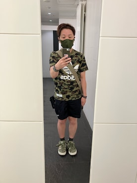 「アイテム（スマホケース/カバー）」を使った、名和 賢悟さん（メンズ・159cm）の秋コーディネート