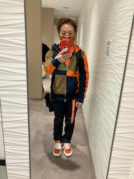 「アイテム（スマホケース/カバー）」を使った、名和 賢悟さん（メンズ・159cm）の秋コーディネート