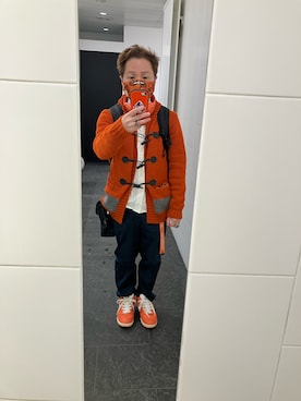 「ニットカーディガン」｜「アイテム（PC・スマホグッズ/家電）」を使った、名和 賢悟さん（メンズ・159cm）の冬コーディネート