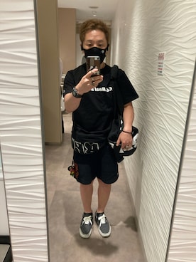 「アイテム（スマホケース/カバー、シルバー系）」を使った、名和 賢悟さん（メンズ・159cm）の秋コーディネート