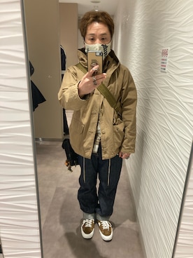 「アイテム（スマホケース/カバー、ベージュ系）」を使った、名和 賢悟さん（メンズ・159cm）の秋コーディネート