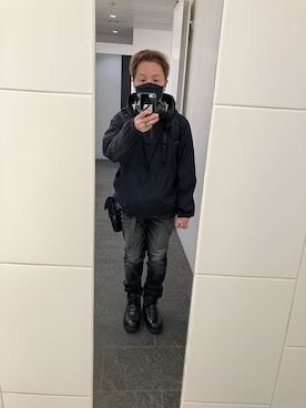 「アノラックパーカー」｜「アイテム（PC・スマホグッズ/家電）」を使った、名和 賢悟さん（メンズ・159cm）の冬コーディネート