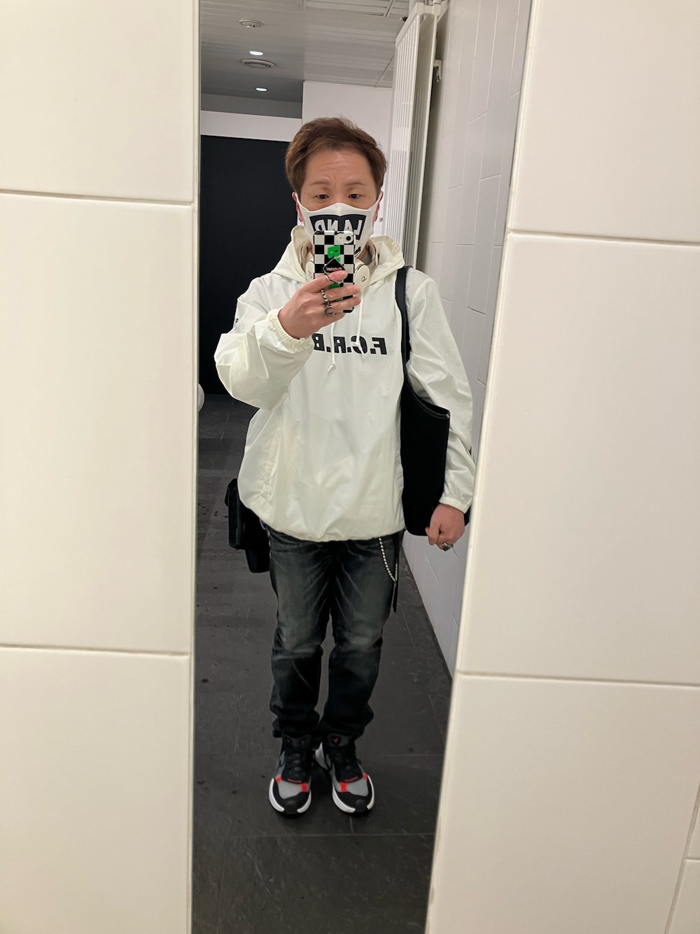 ナイロンジャケットを使った「F.C.Real Bristol」の人気