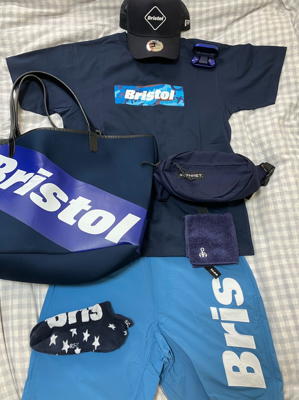 F.C.Real Bristol（エフシーレアルブリストル）の「LOGO