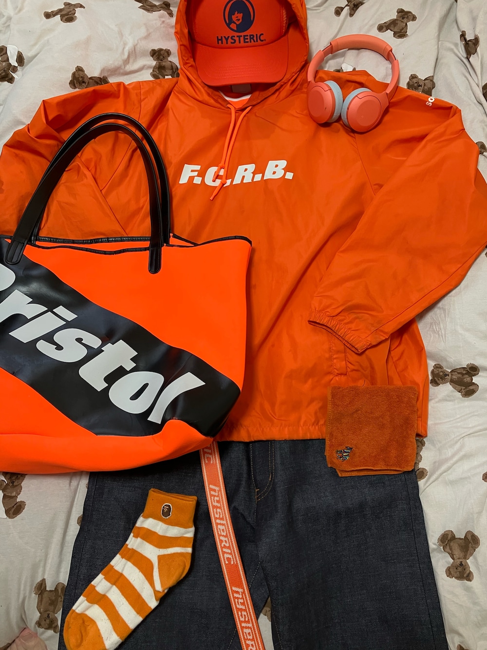 美品 FCRB BACK STRIPE ANORAK サイズS ブラック F.C.Real Bristol（エフシーレアルブリストル）の「BACK STRIPE