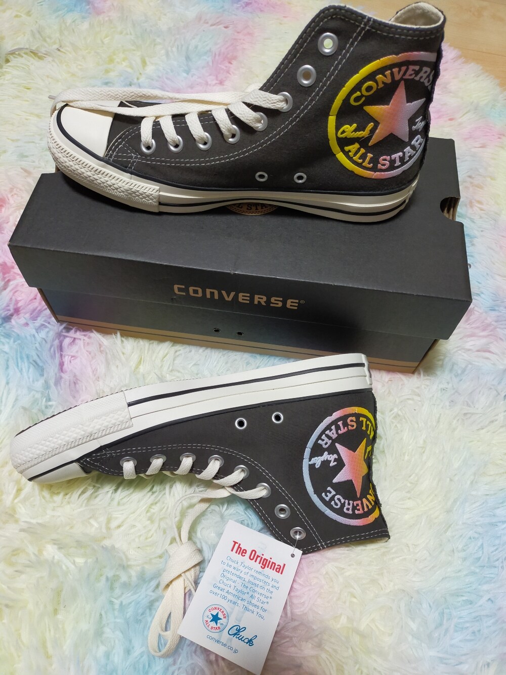 「converse、allstar、スニーカー、ハイカツトスニーカー、カラフル、CONVERSEオリジナル」｜「CONVERSEのアイテム（スニーカー、ブラック系）」を使った、ぴなちゃんさん（レディース・158cm）の冬コーディネートの1枚目の写真