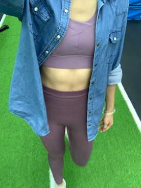 「通勤穿搭」｜「アイテム（トップス）」を使った、Ting Waiさん（レディース・175cm）の夏コーディネート