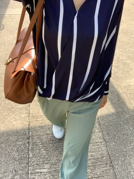 「通勤穿搭」｜「アイテム（パンツ）」を使った、Ting Waiさん（レディース・175cm）の夏コーディネート