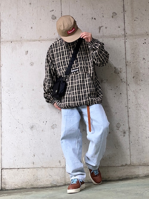 と*ぼ様 Supreme ハーフジップ　ナイロンジャケット Supreme のナイロンジャケットを使った「ハーフジップ」の人気