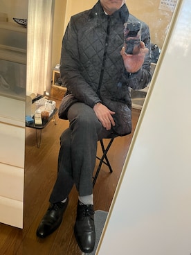 「Clarks（クラークス）のアイテム」を使った、きとひろさん（メンズ・170cm）の冬コーディネート