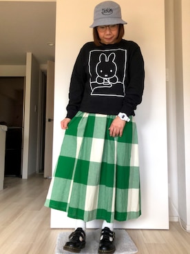 「グラニフ」｜「アイテム（スウェット）」を使った、ZUMIさん（レディース・157cm）の春コーディネート