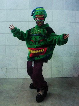 「アイテム（サングラス、レッド系）」を使った、Royさん（メンズ・162cm）の秋コーディネート