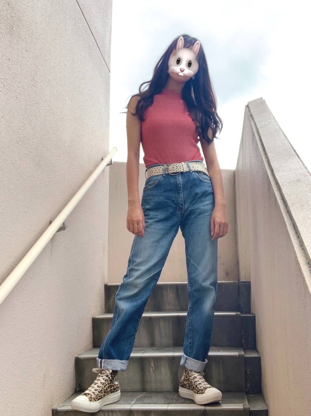「ノースリーブ、デニム、リーバイス502、コンバース オールスター、ひょう柄、カジュアル、ハイカットスニーカー、Levi's、SENSEOFPLACE」｜「SENSE OF PLACE by URBAN RESEARCHのアイテム（トップス、レッド系）」を使った、＊Niko＊ さん（レディース・164cm）の夏コーディネートの1枚目の写真