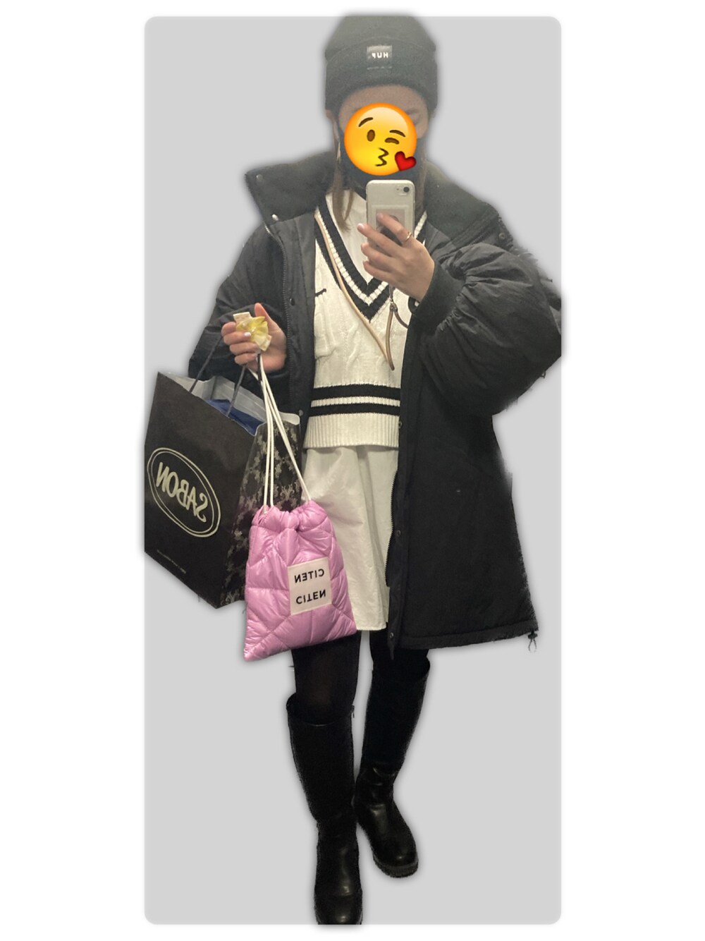 「休日スタイル、オトナカワイイ、今日のコーデ、ロングブーツ、CITEN、シャツワンピ、低身長コーデ」｜「onulsohaのクロップド丈チルデンベスト（ベスト、ホワイト系）」を使った、しほさん（レディース・152cm）の冬コーディネートの1枚目の写真