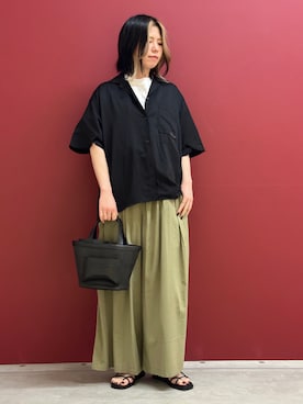 「AVIREX（アヴィレックス）のCOLOR PINUP GIRL PRINT T-SHIRT/ カラーピンナップガールTシャツ（Tシャツ/カットソー）」を使った、にしはたさん（レディース・166cm）の春コーディネート