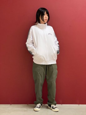 「ミリタリーコーデ」｜「アイテム（ジャージ）」を使った、にしはたさん（レディース・166cm）の夏コーディネート