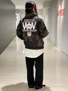 「AVIREX（アヴィレックス）の【AVIREX FLYER'S】WOMENS/フライトジャケット ウェザーウォッチャー/FLIGHT JACKET WEATHER WATCHER/AF（ミリタリージャケット）」を使った、にしはたさん（レディース・166cm）の夏コーディネート