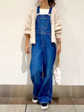 「Levi's（リーバイス）のアイテム（サロペット/オーバーオール）」を使った、たぐまさやこさん（レディース・158cm）の秋コーディネート